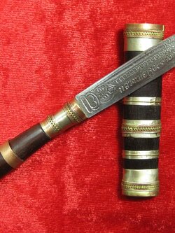 (20) มีดหมอหลวงพ่อคูณ วัดบ้านไร่ ปี 36 (ด้ามไม้ฝักไม้) ออกที่วัดประโดก อ.เมืองนครราชสีมา ปี 2536