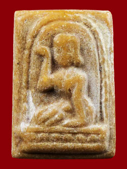 นางกวักพิมพ์ใหญ่หลังยันต์ห้า เนื้อผงน้ำมัน หลวงพ่อกวย วัดโฆษิตาราม จ.ชัยนาท ปี 2515