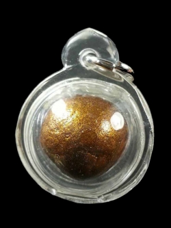 ลูกอมผงพรายกุมาร บรอนซ์วานิช (บรอนซ์น้ำมัน) เนื้อขาวเลี่ยมกันน้ำพร้อมบูชา