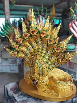 พญานาค 9 เศียร สีทอง รุ่นรับทรัพย์