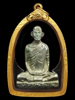 รูปหล่อปั้ม ลพ.เดิม ปี 2493 รุ่นเพดานโบสถ์ เนื้ออัลปาก้า หน้าผาก 6 เส้น เลี่ยมทอง สวยเดิม ไม่ผ่านการใช้