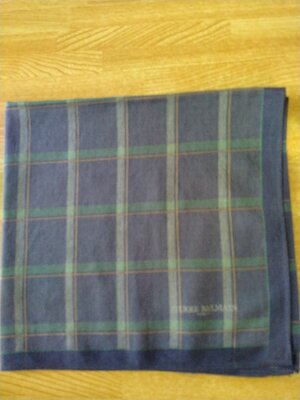 ผ้าเช็ดหน้า PIERRE BALMAINมือ2